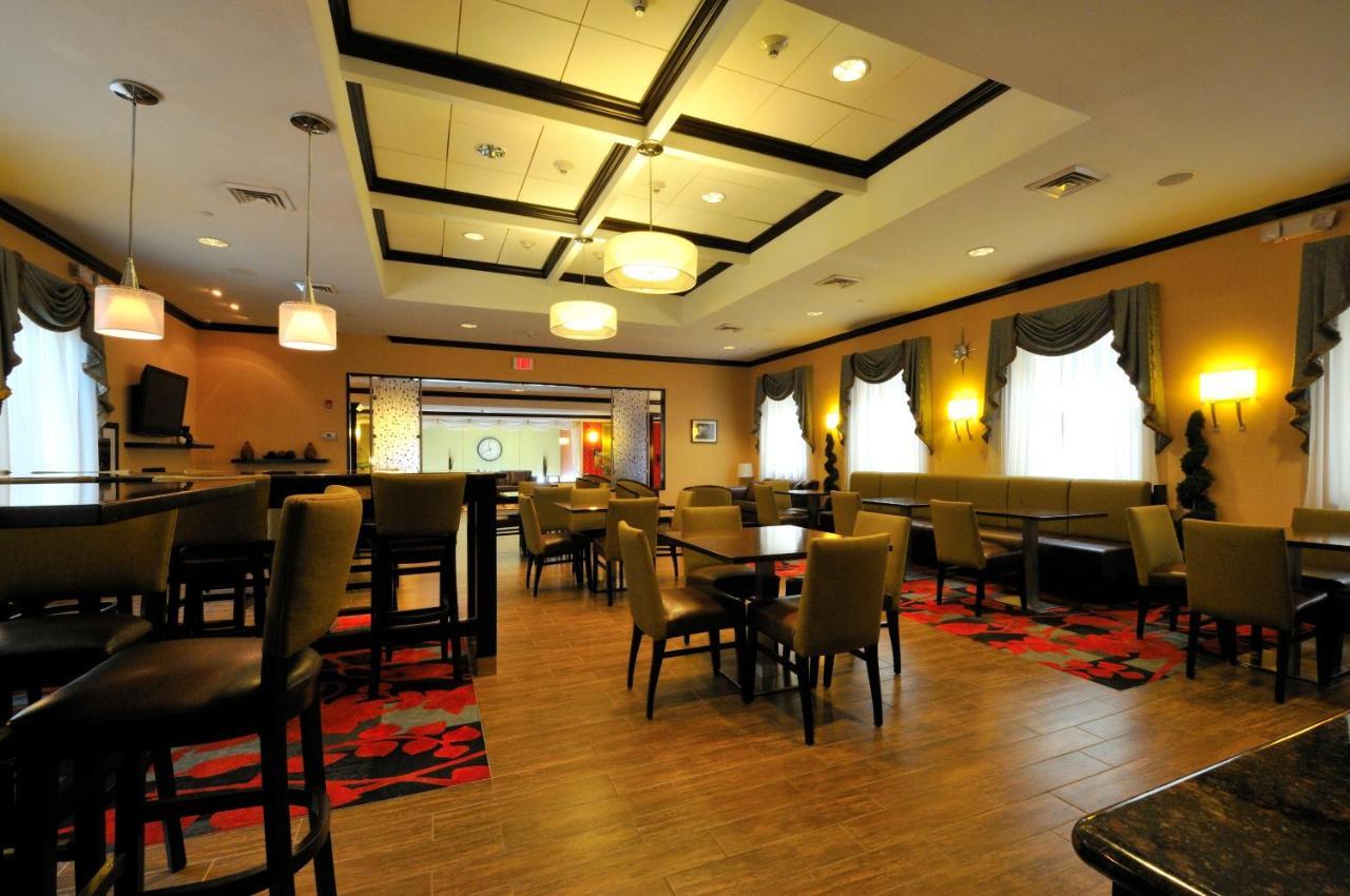 Hampton Inn Jericho - Westbury Exterior photo