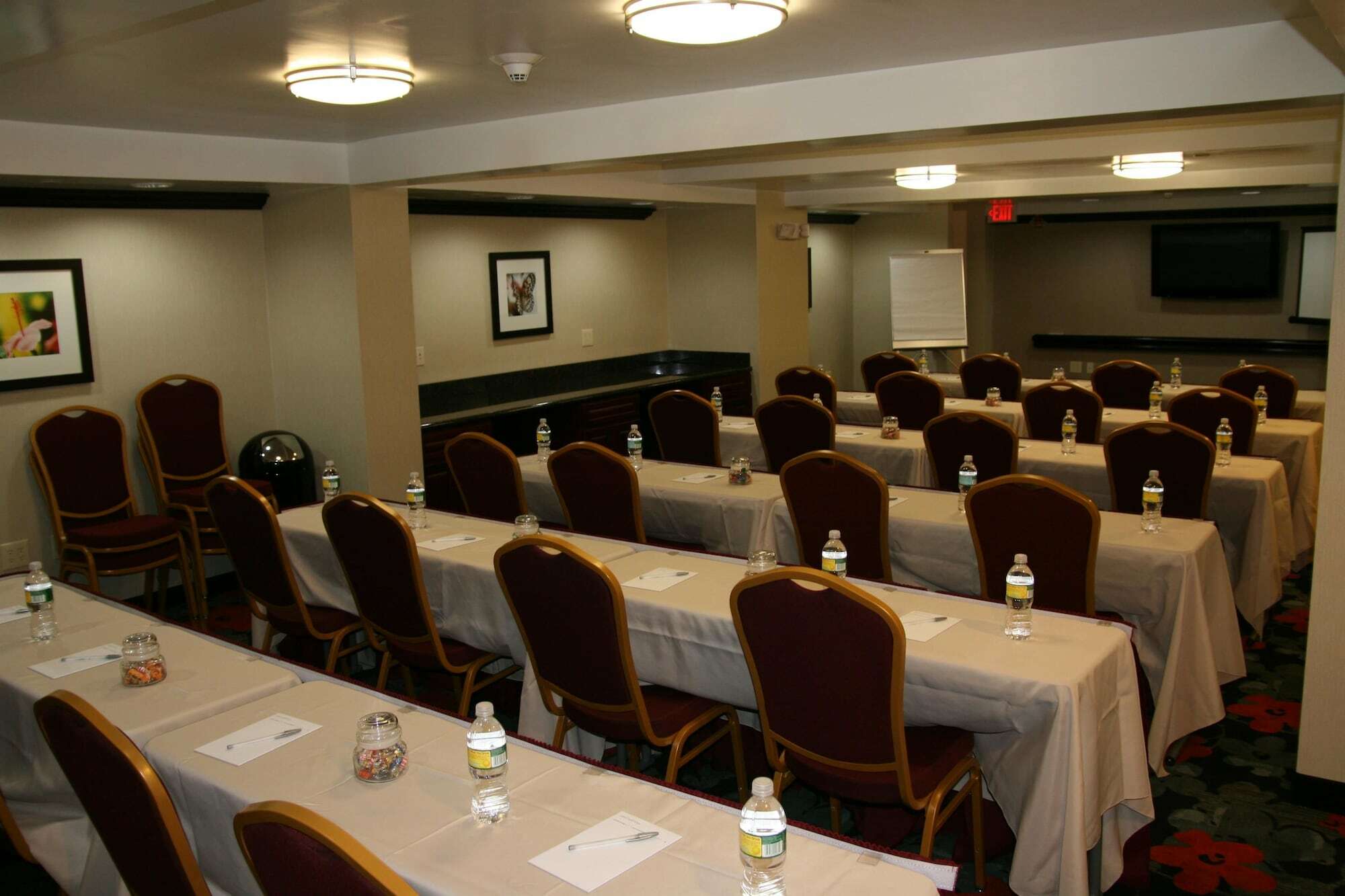 Hampton Inn Jericho - Westbury Exterior photo