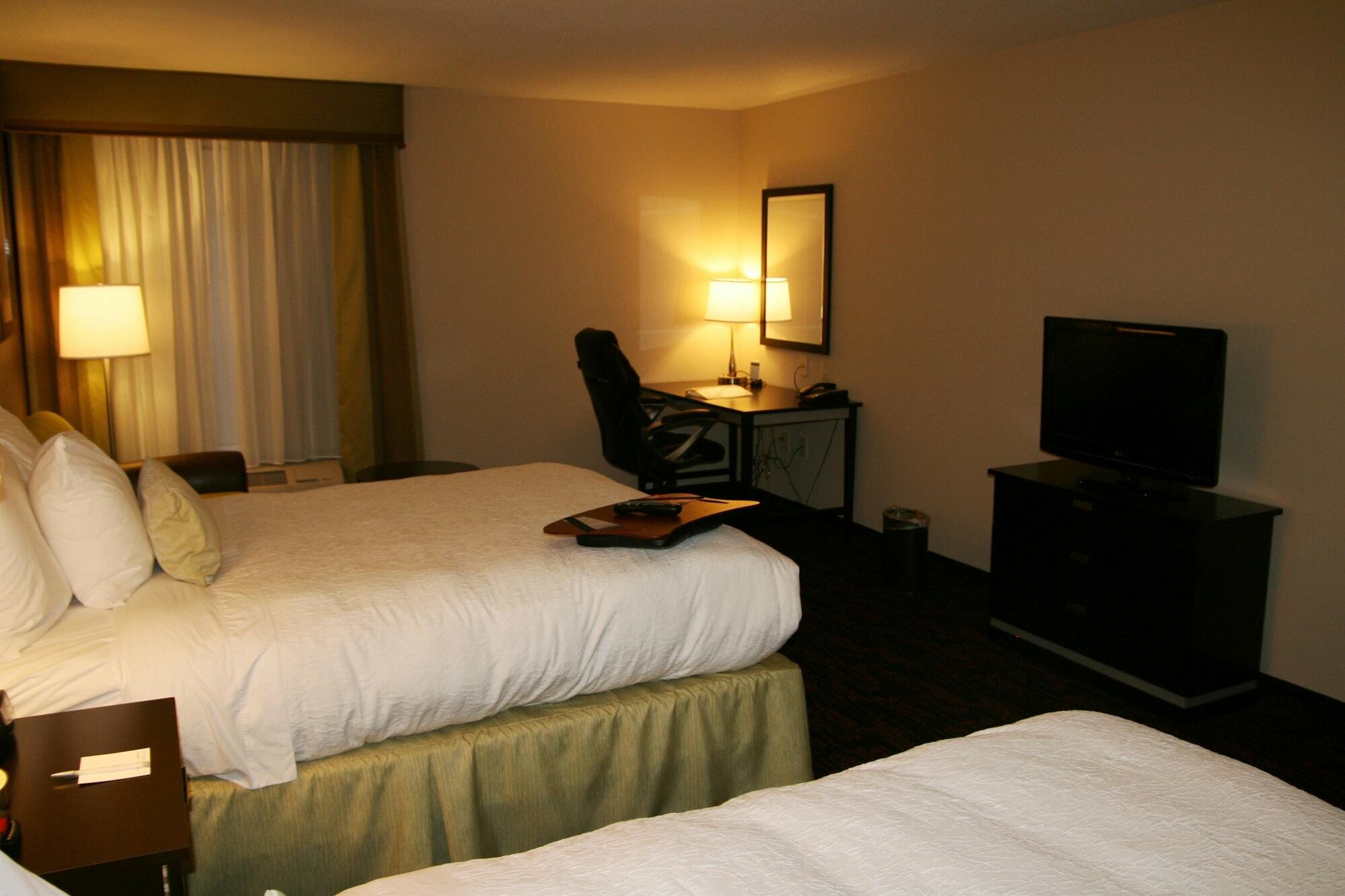 Hampton Inn Jericho - Westbury Room photo