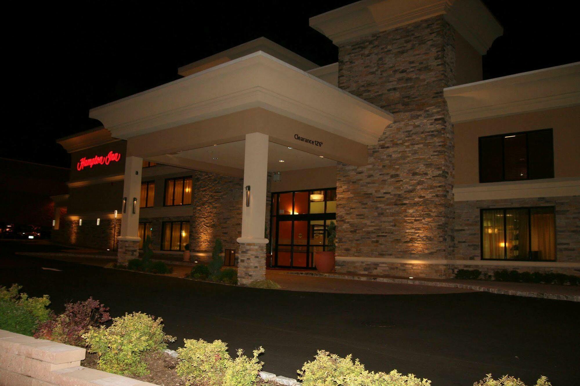 Hampton Inn Jericho - Westbury Exterior photo