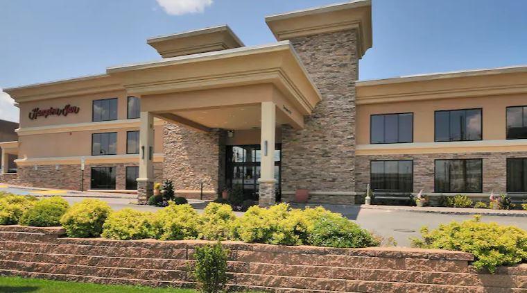 Hampton Inn Jericho - Westbury Exterior photo